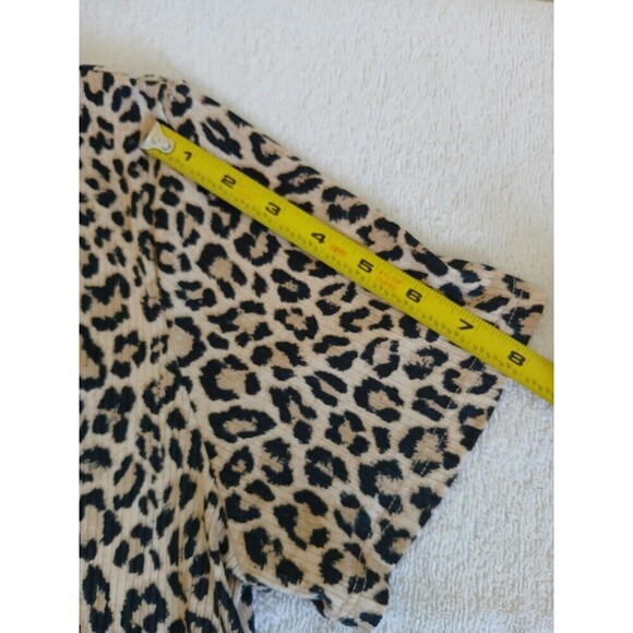 FREE KISSES Womens Blouse Top Animal‎ Print Short Sleeve Round Neck 1X Safari - Picture 12 of 14